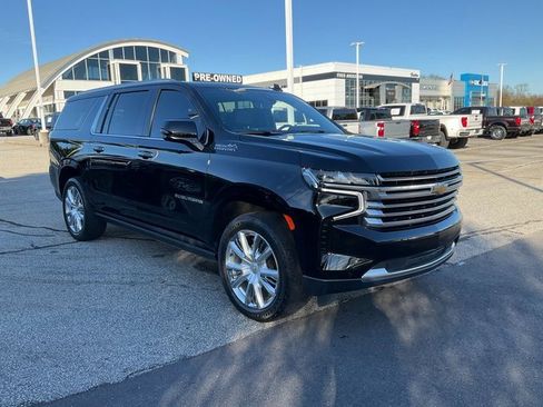 Used 2021 Chevrolet Suburban High Country image 3