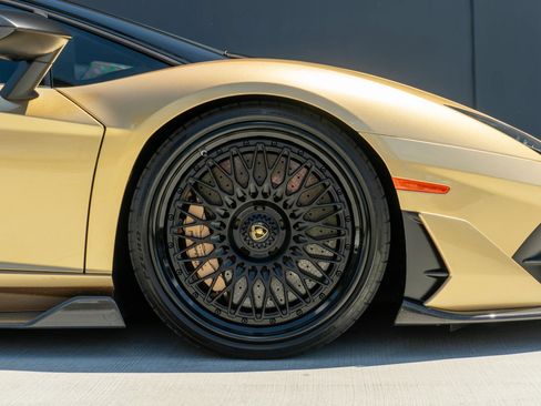 Used 2020 Lamborghini Aventador SVJ AWD/4WD image 40