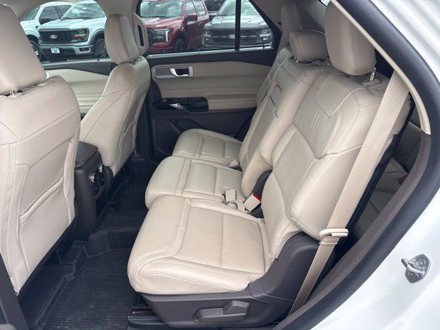 Used 2021 Ford Explorer Platinum w/ Equipment Group 601A AWD/4WD image 21