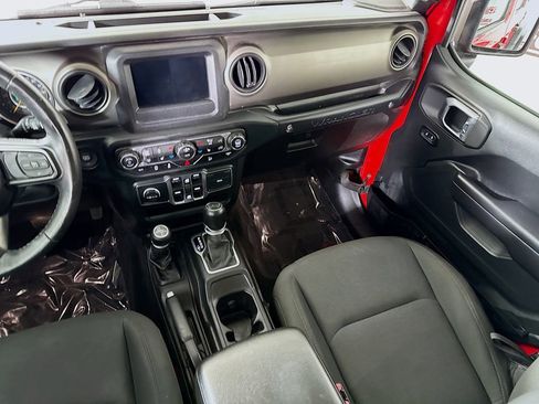 Used 2018 Jeep Wrangler Unlimited Sport S AWD/4WD image 25