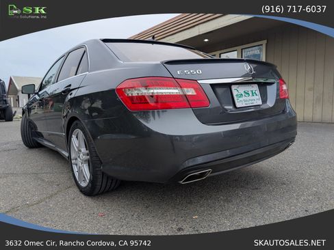 Used 2010 Mercedes-Benz E 550 Sedan image 11