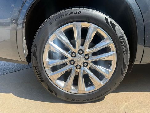 Used 2020 Cadillac XT6 Premium Luxury AWD/4WD image 11