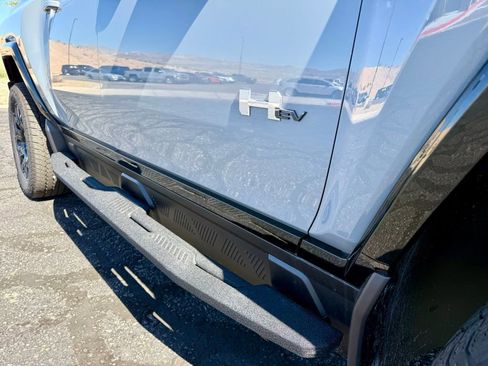New 2026 GMC Hummer EV 4x4 Crew Cab image 17