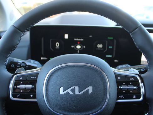 New 2026 Kia Carnival SX Prestige FWD image 33