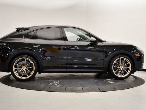 New 2026 Porsche Cayenne Turbo GT AWD/4WD image 8