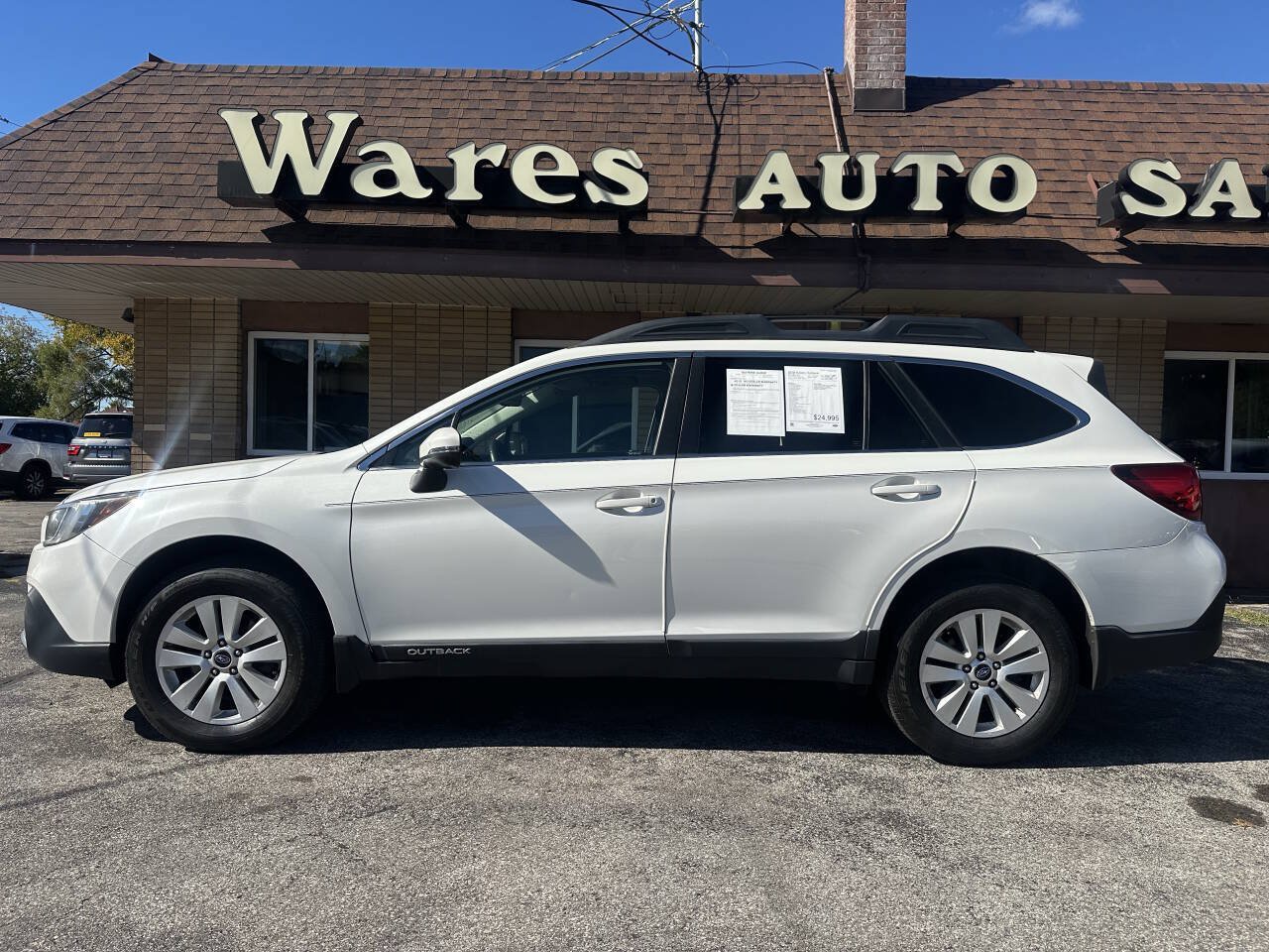 Used 2019 Subaru Outback 2.5i Premium AWD/4WD image 1
