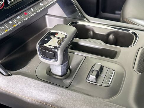 Used 2026 GMC Sierra 1500 AT4 w/ Technology Package AWD/4WD image 19