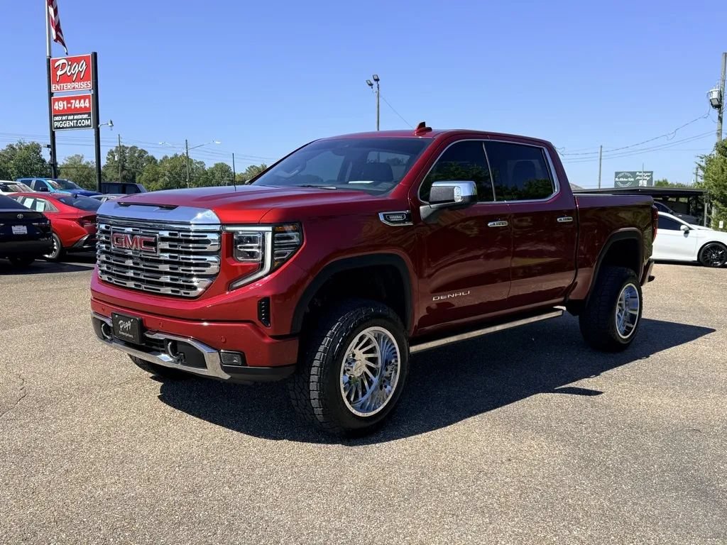 Used 2024 GMC Sierra 1500 Denali AWD/4WD image 3