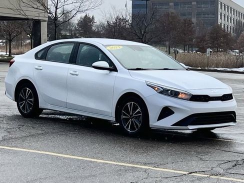 Used 2023 Kia Forte LXS image 10