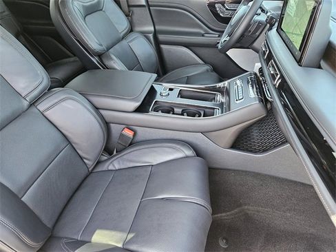 New 2025 Lincoln Aviator Reserve w/ Equipment Group 201A image 13
