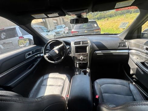 Used 2018 Ford Explorer Sport AWD/4WD image 10