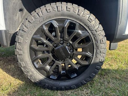 New 2026 GMC Sierra 2500 Denali Ultimate image 14