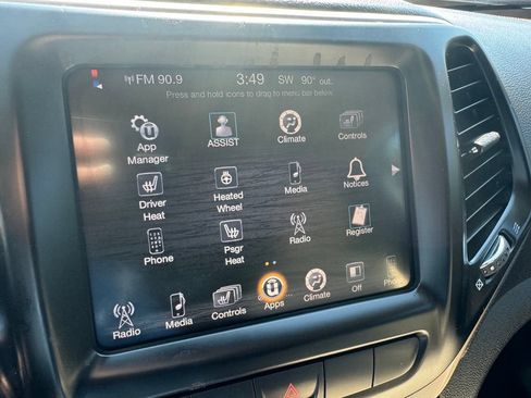 Used 2015 Jeep Cherokee Latitude w/ Cold Weather Group AWD/4WD image 27