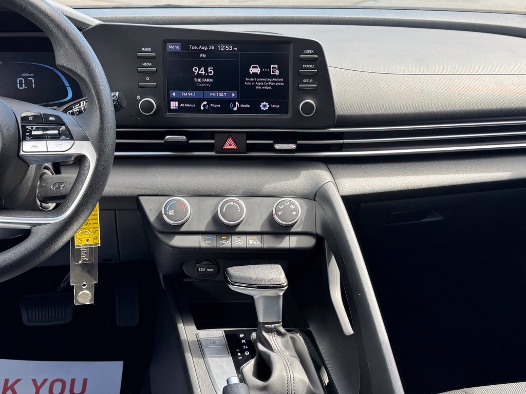 Used 2024 Hyundai Elantra SE FWD image 15