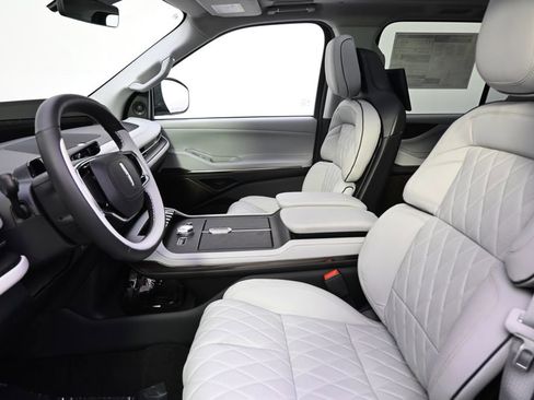 New 2026 Lincoln Navigator L Black Label image 13