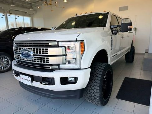 Used 2019 Ford F350 Platinum w/ Platinum Ultimate Package AWD/4WD image 37