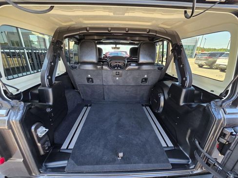 Used 2020 Jeep Wrangler Unlimited Rubicon w/ Dual Top Group AWD/4WD image 14