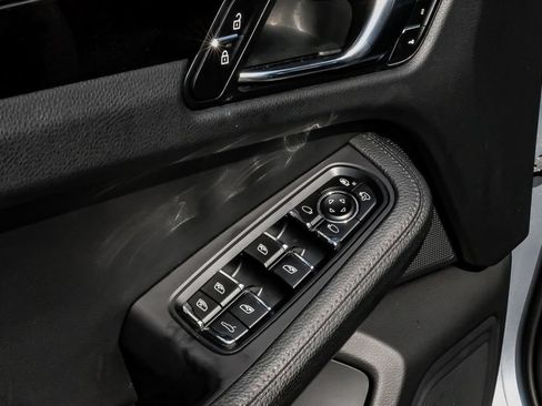 Used 2021 Porsche Macan S AWD/4WD image 50