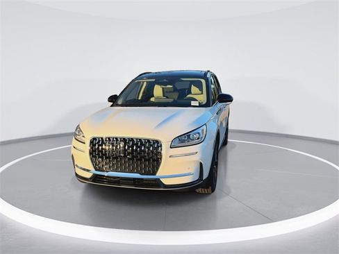 New 2026 Lincoln Corsair Reserve image 3