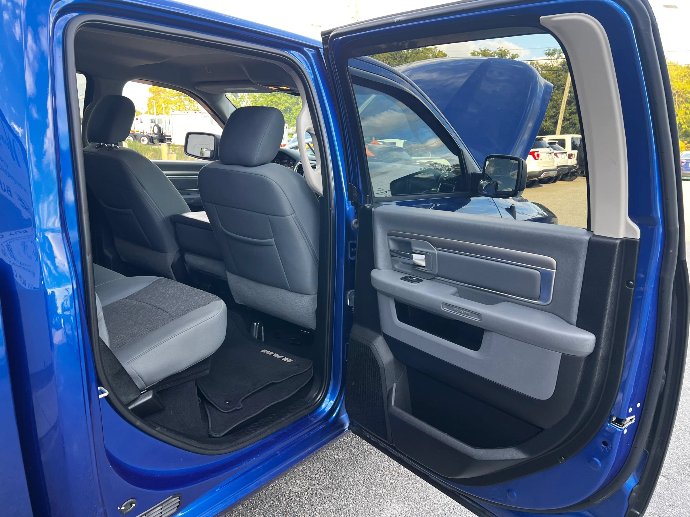 Used 2019 RAM 1500 Classic SLT w/ Luxury Group RWD image 21