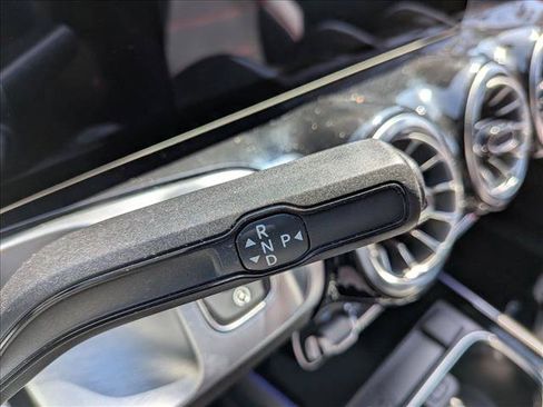 Used 2022 Mercedes-Benz GLB 250 4MATIC image 15