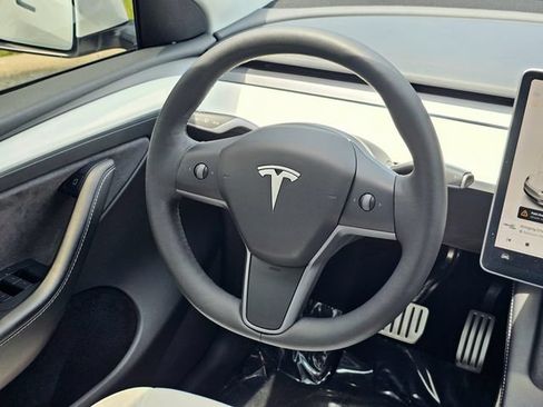 Used 2022 Tesla Model Y Performance AWD/4WD image 30