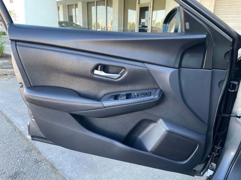 Used 2025 Nissan Sentra SV FWD image 18