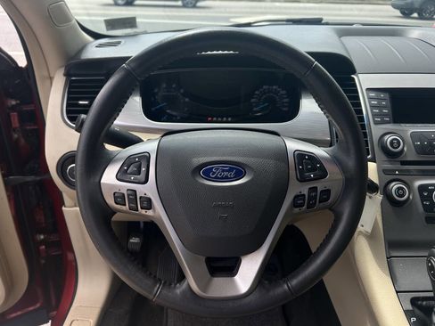 Used 2015 Ford Taurus SEL image 8