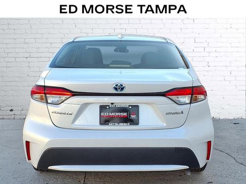Used 2022 Toyota Corolla LE image 3