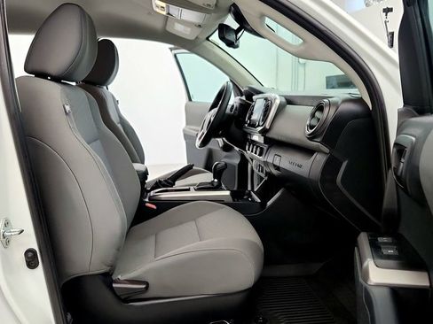 Certified 2023 Toyota Tacoma SR5 AWD/4WD image 17