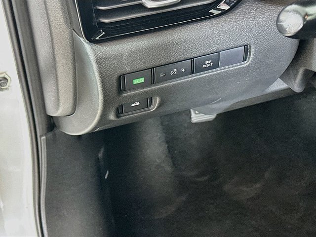 Used 2024 Nissan Sentra SV FWD image 10