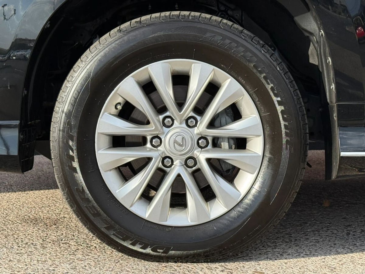 Used 2014 Lexus GX 460 w/ Premium Package AWD/4WD image 28