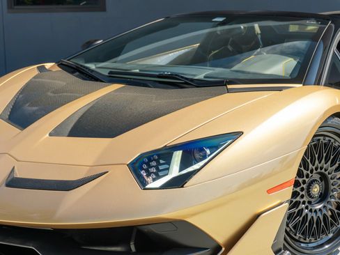 Used 2020 Lamborghini Aventador SVJ AWD/4WD image 26