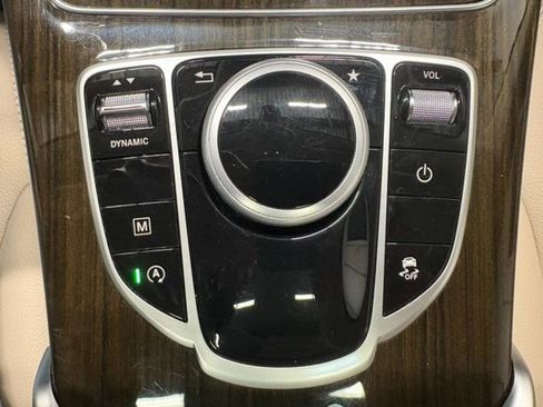 Used 2019 Mercedes-Benz GLC 300 4MATIC image 18