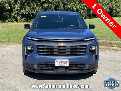 Used 2024 Chevrolet Traverse LT w/ Trailering Package image 2