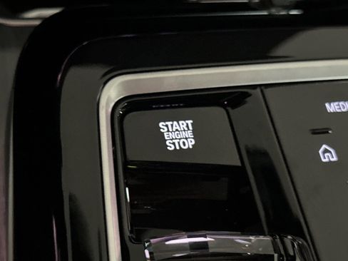 New 2026 BMW 740i image 28