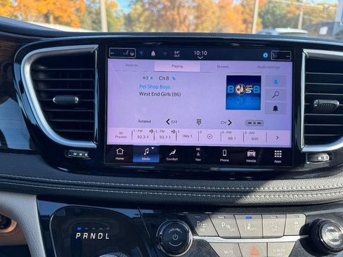 Used 2022 Chrysler Pacifica Limited image 21