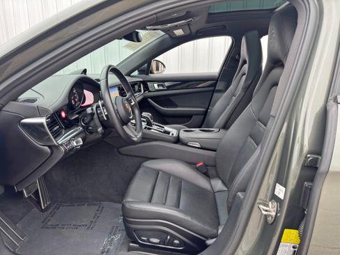 Used 2022 Porsche Panamera 4 image 17