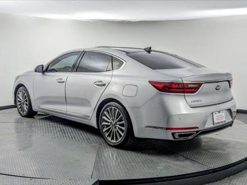 Used 2017 Kia Cadenza Premium w/ Luxury Package image 4