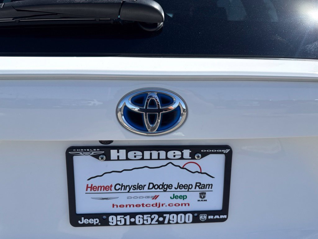 Used 2023 Toyota RAV4 LE AWD/4WD image 9