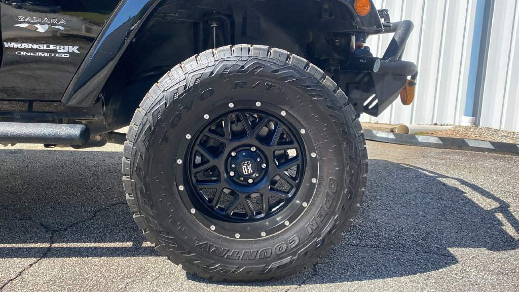 Used 2018 Jeep Wrangler Unlimited Sahara w/ Connectivity Group AWD/4WD image 10