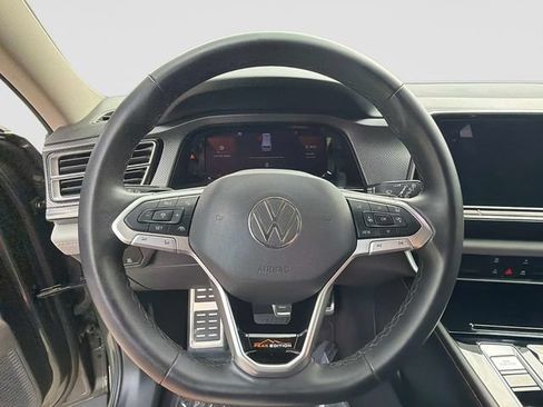 Used 2024 Volkswagen Atlas Peak Edition SEL AWD/4WD image 28