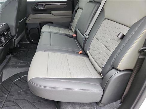 New 2026 Chevrolet Silverado 2500 ZR2 image 16