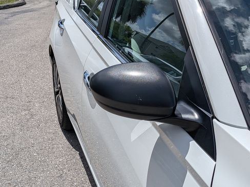 Used 2024 Nissan Altima 2.5 SV image 12