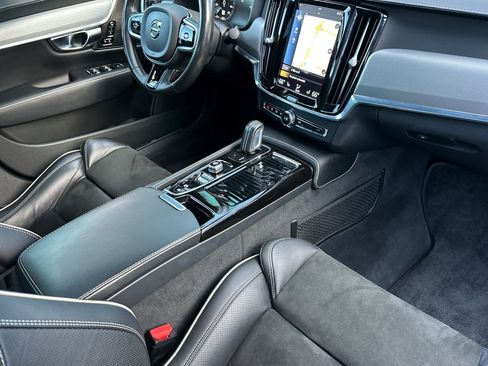 Used 2020 Volvo S90 T8 Inscription w/ Advanced Package image 16