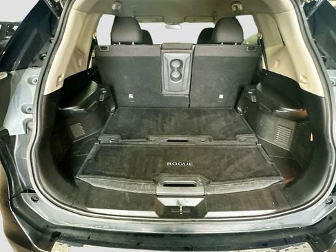 Used 2016 Nissan Rogue SV image 27