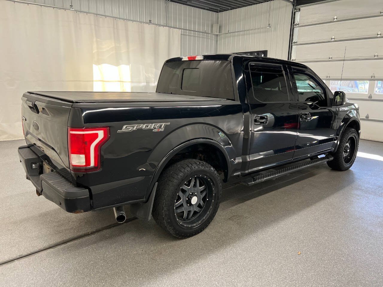 Used 2017 Ford F150 XLT w/ Equipment Group 302A Luxury AWD/4WD image 4