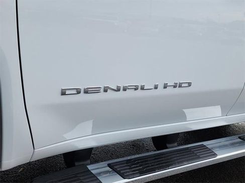 New 2026 GMC Sierra 2500 Denali w/ Denali Reserve Package image 13