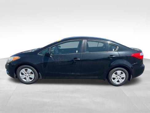 Used 2016 Kia Forte LX FWD image 2