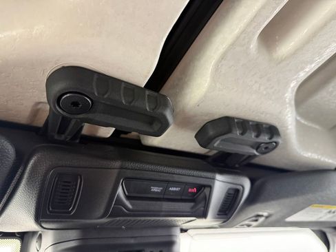Used 2025 Jeep Gladiator Sport AWD/4WD image 30
